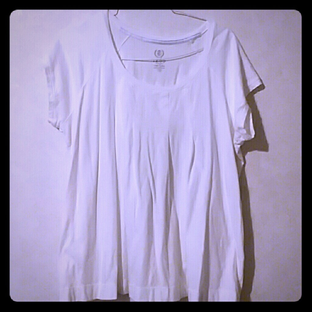 IZOD Woman White Top Size 1X